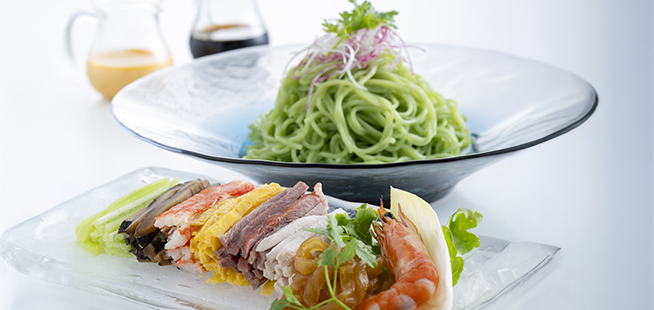 <期間限定>
2025.6.2~8.31
山海の幸 翡翠冷麺 写真