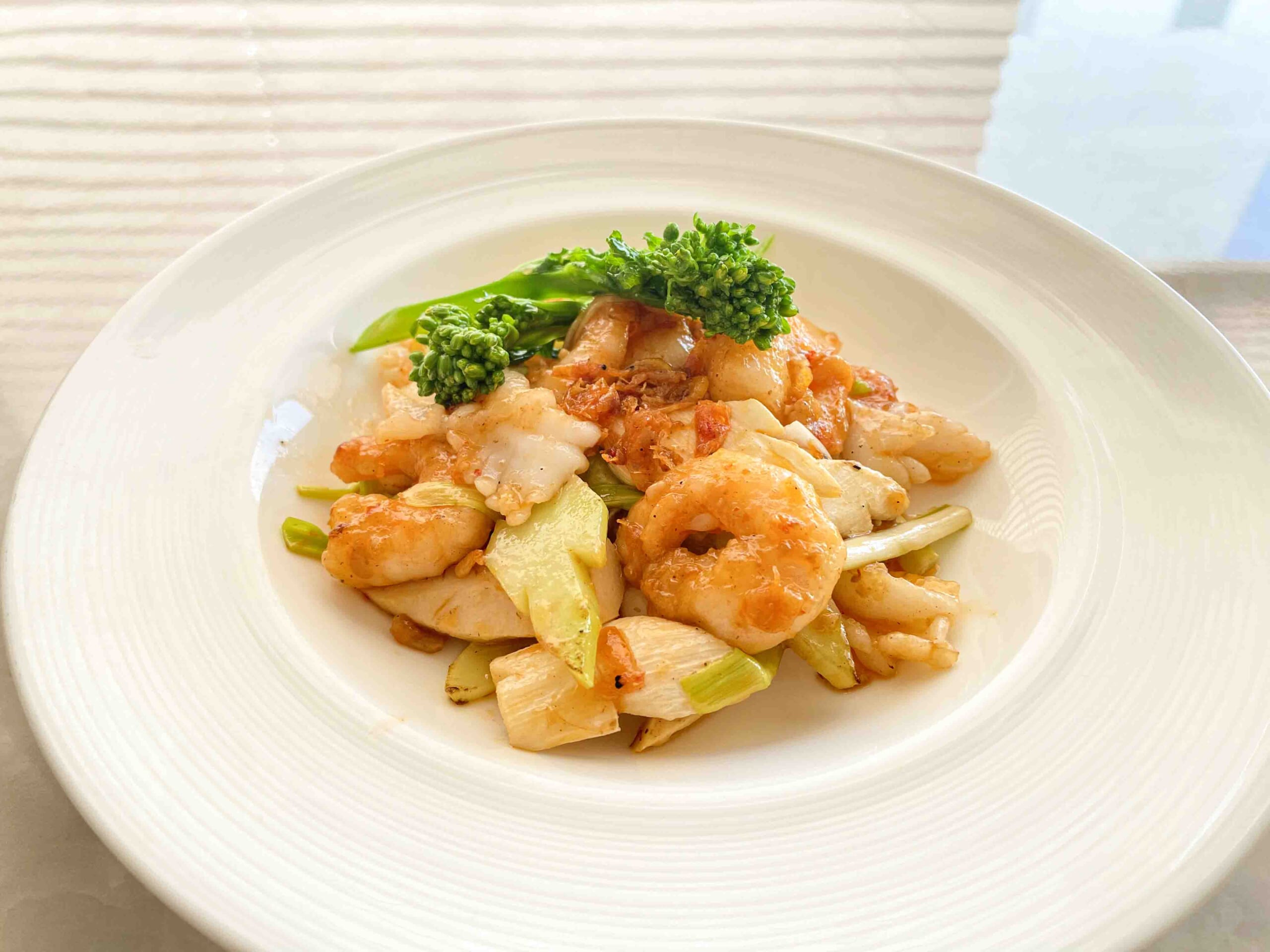 【深川店3月限定】
海老と烏賊、春野菜の桜海老 XO 醤炒め 写真