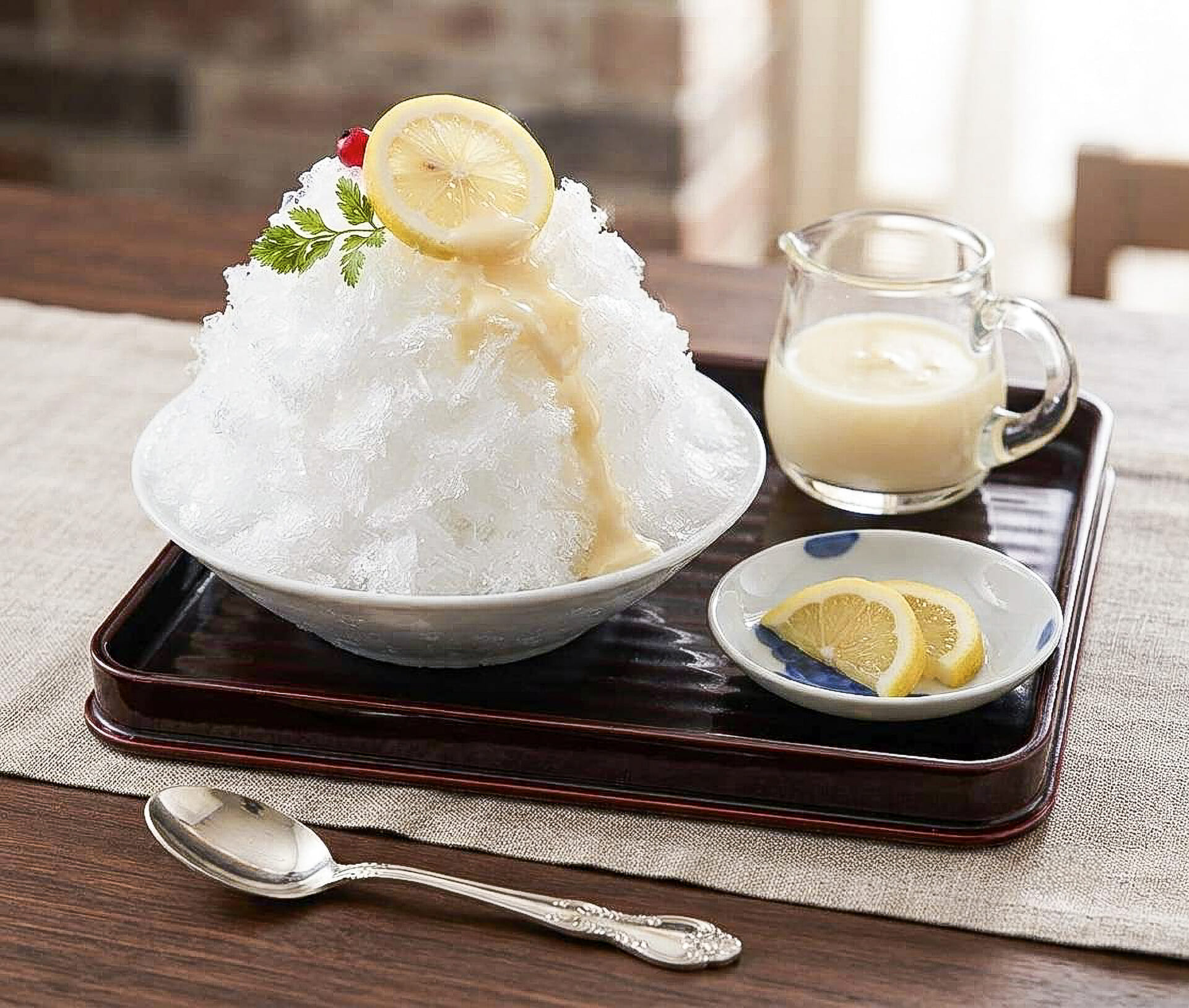 ＜7/15より＞杏仁豆腐かき氷 写真